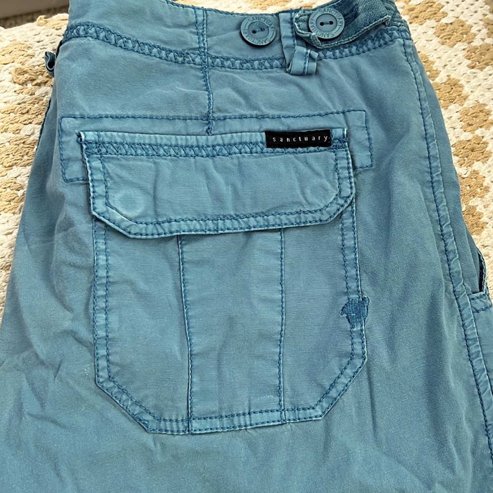 Ocean blue capri’s size 28